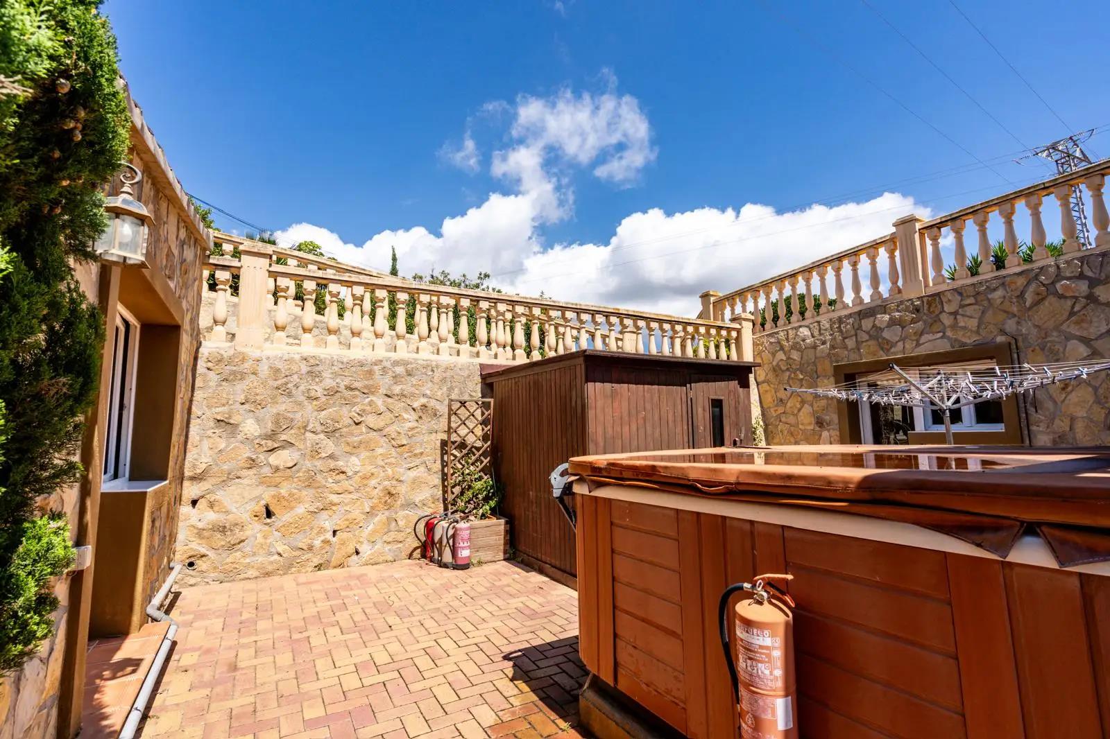 Property Image 3 Property Image 3