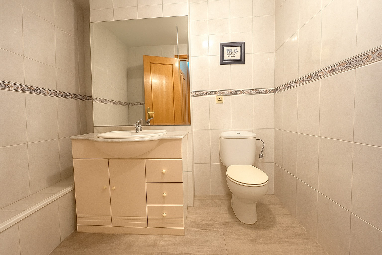 Three Bedroom Apartment in Dénia Town Centre, Close to Amenities