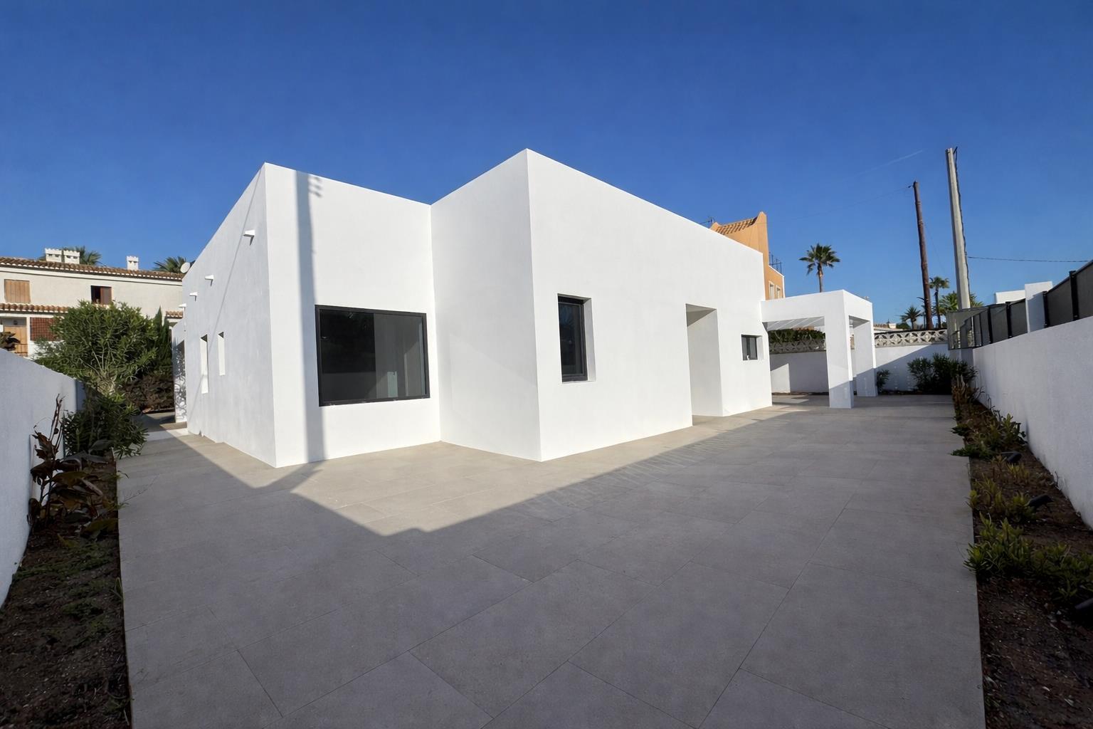 Villa with 3 Bedrooms in Denia, Playa Els Molins, Near the Sea