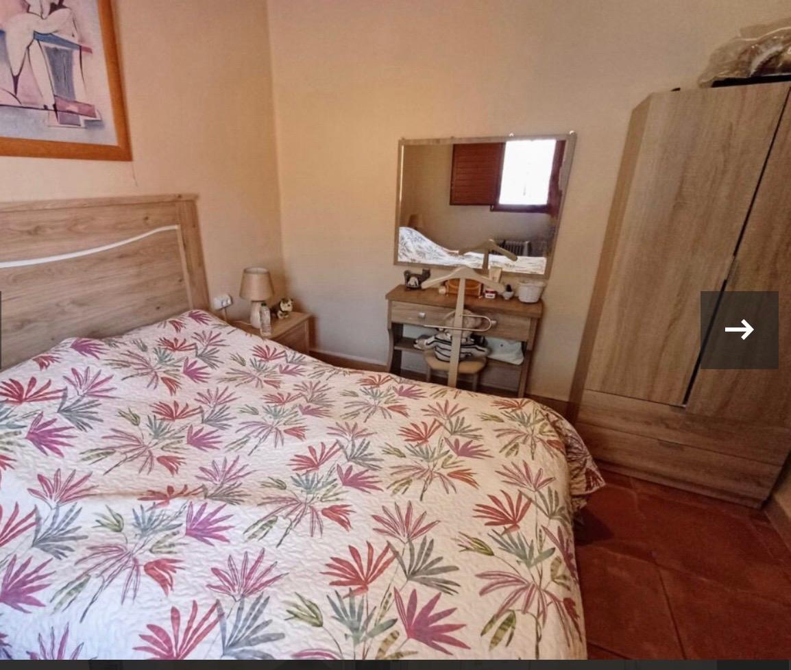 Townhouse with 3 Bedrooms in Oliva and South-Facing Terrace
