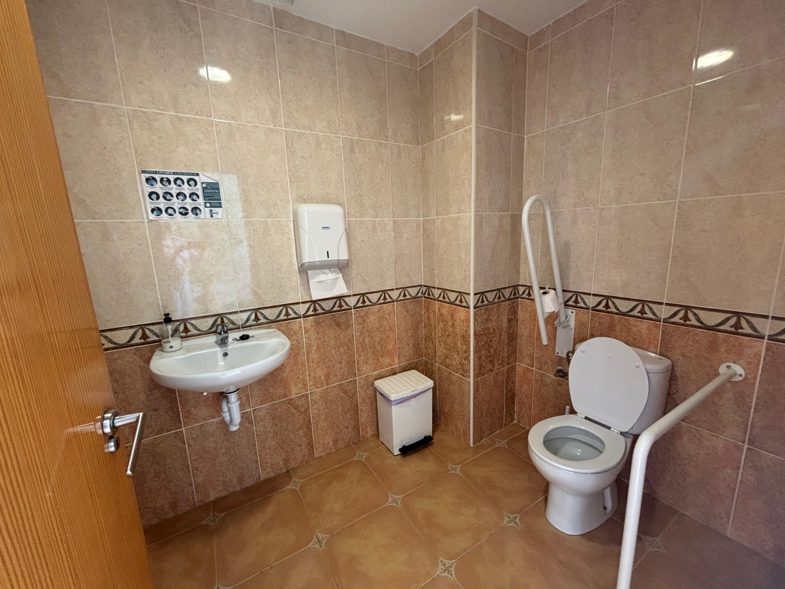 Commercial Premises in Ondara, 116 m² with Two Bathrooms