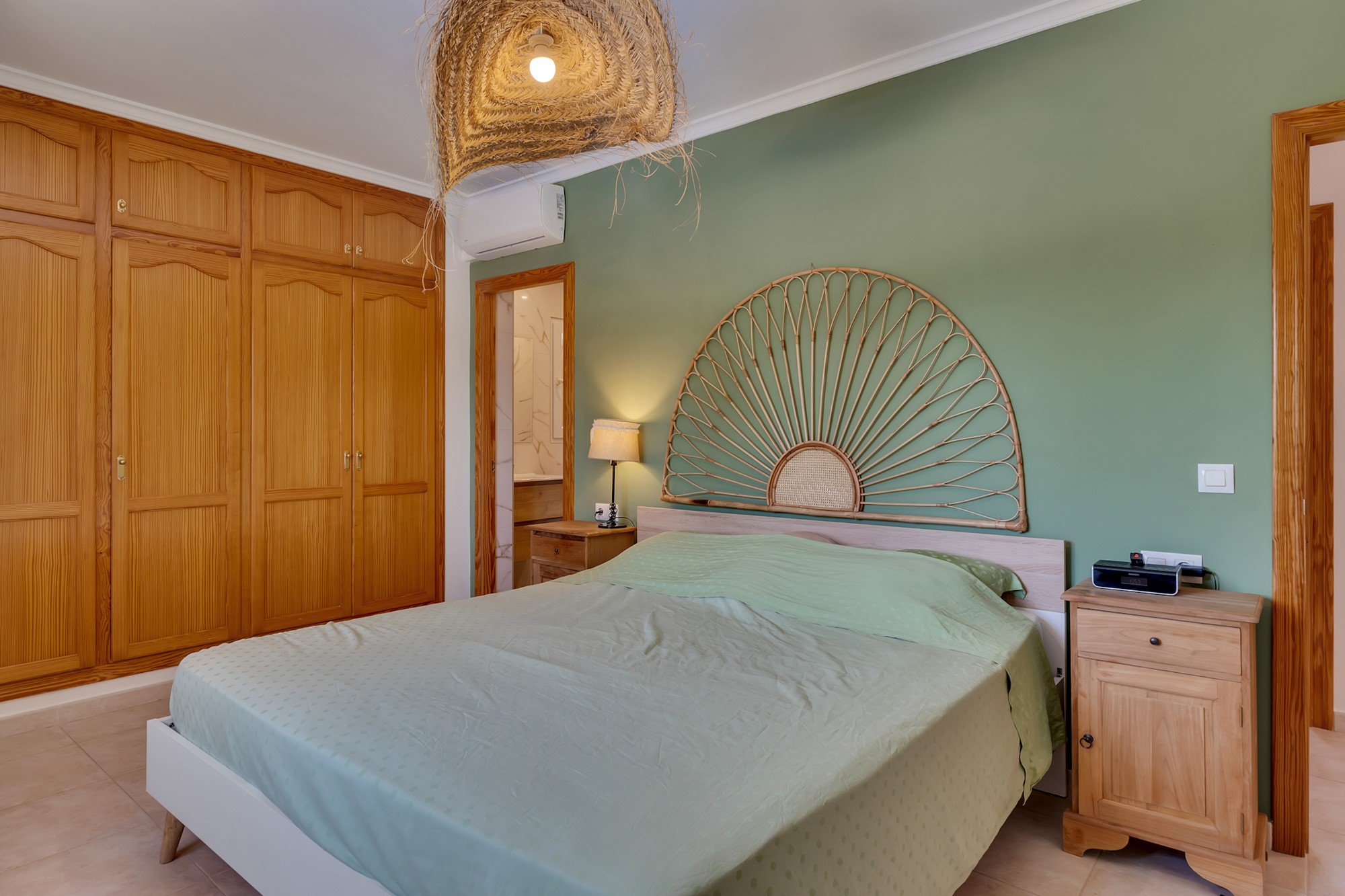 Villa, 3 Bedrooms, Beniarbeig, with Pool and Mountain Views