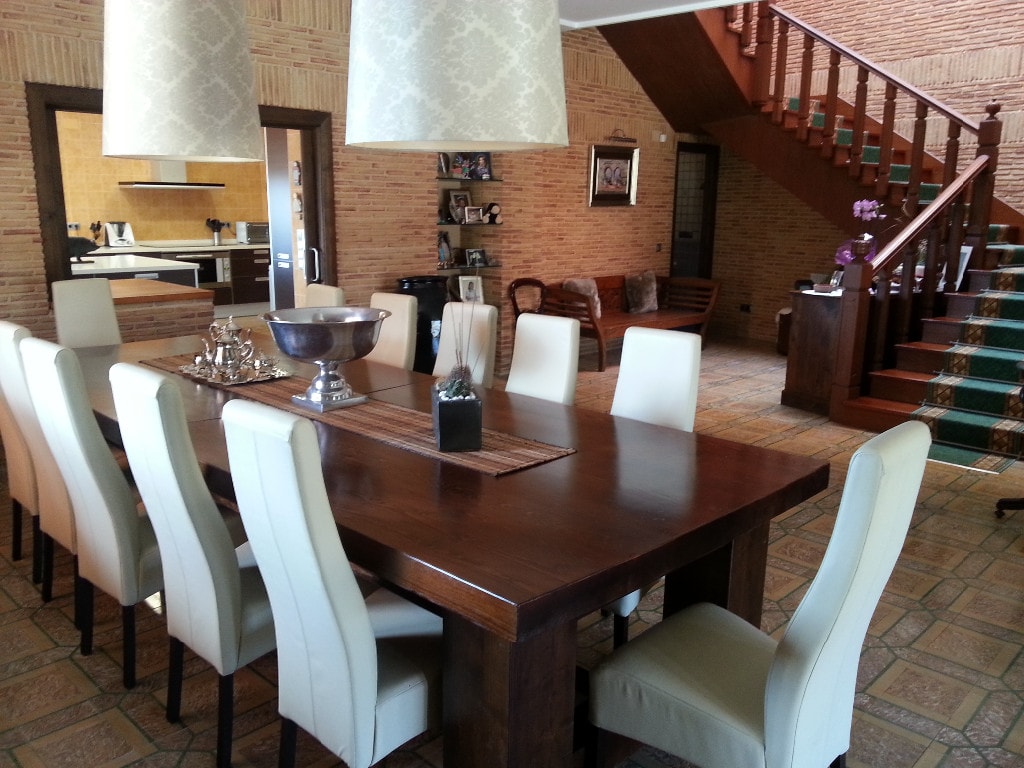 Four Bedroom Villa in Pedreguer with Pool and Extensive Grounds