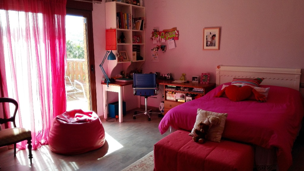 Four Bedroom Villa in Pedreguer with Pool and Extensive Grounds