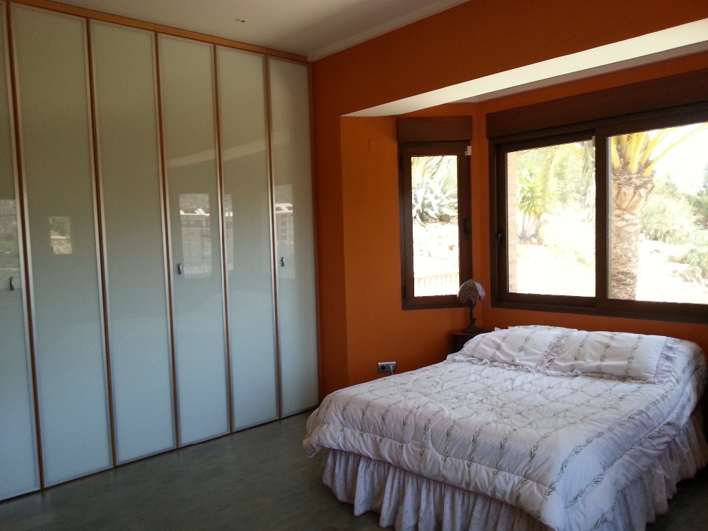 Four Bedroom Villa in Pedreguer with Pool and Extensive Grounds