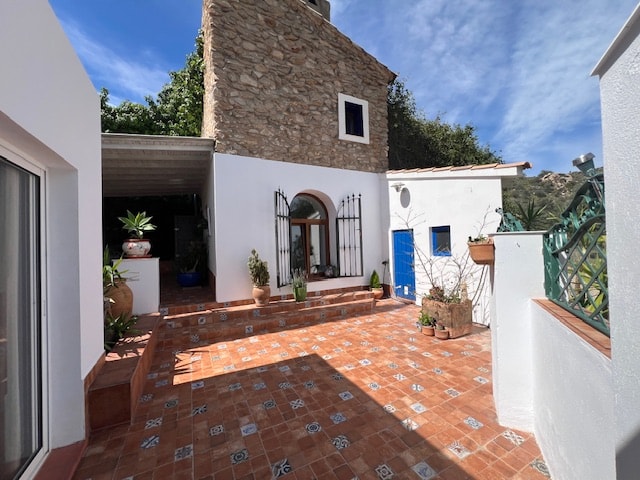 House in Los Ramirez - view 1