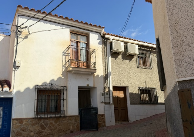 House in Uleila del Campo - Image 4