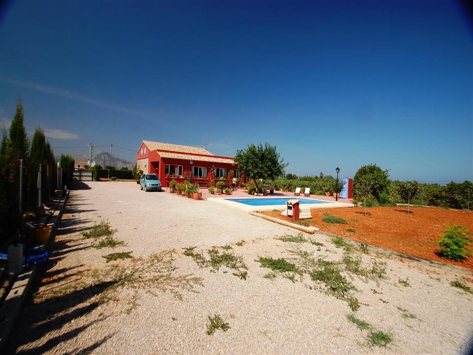 Venta. Villas en Denia