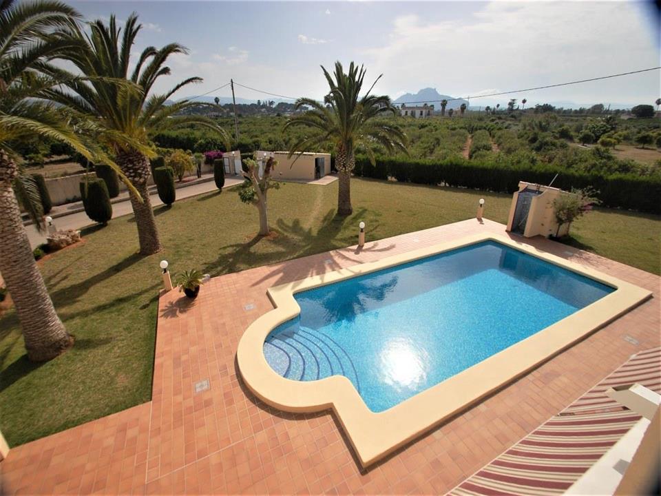 Venta. Villas en Denia
