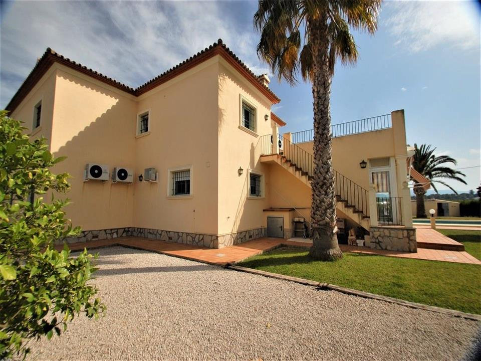 Venta. Villas en Denia