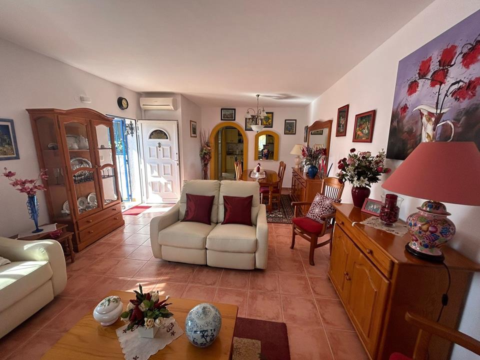 Venta. Chalet/Villa en Ráfol de Almunia