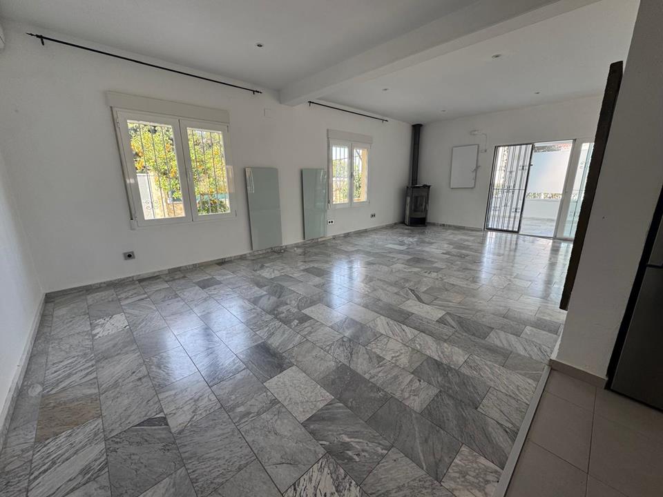 Verkoop. Villa in Denia