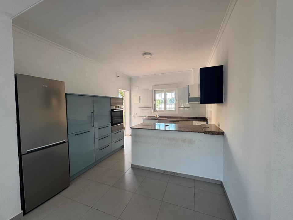 Verkoop. Villa in Denia