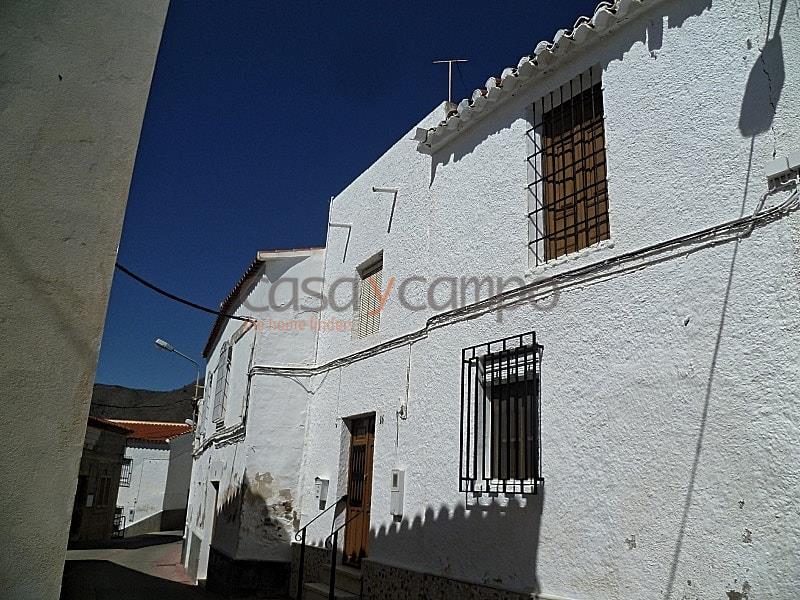 Town House in Uleila Del Campo
