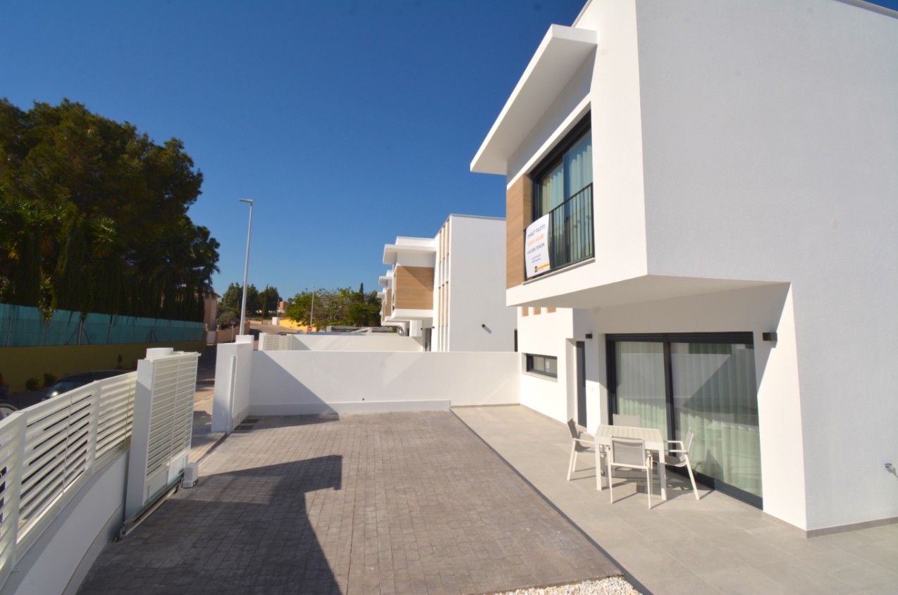 Miraflor Homes