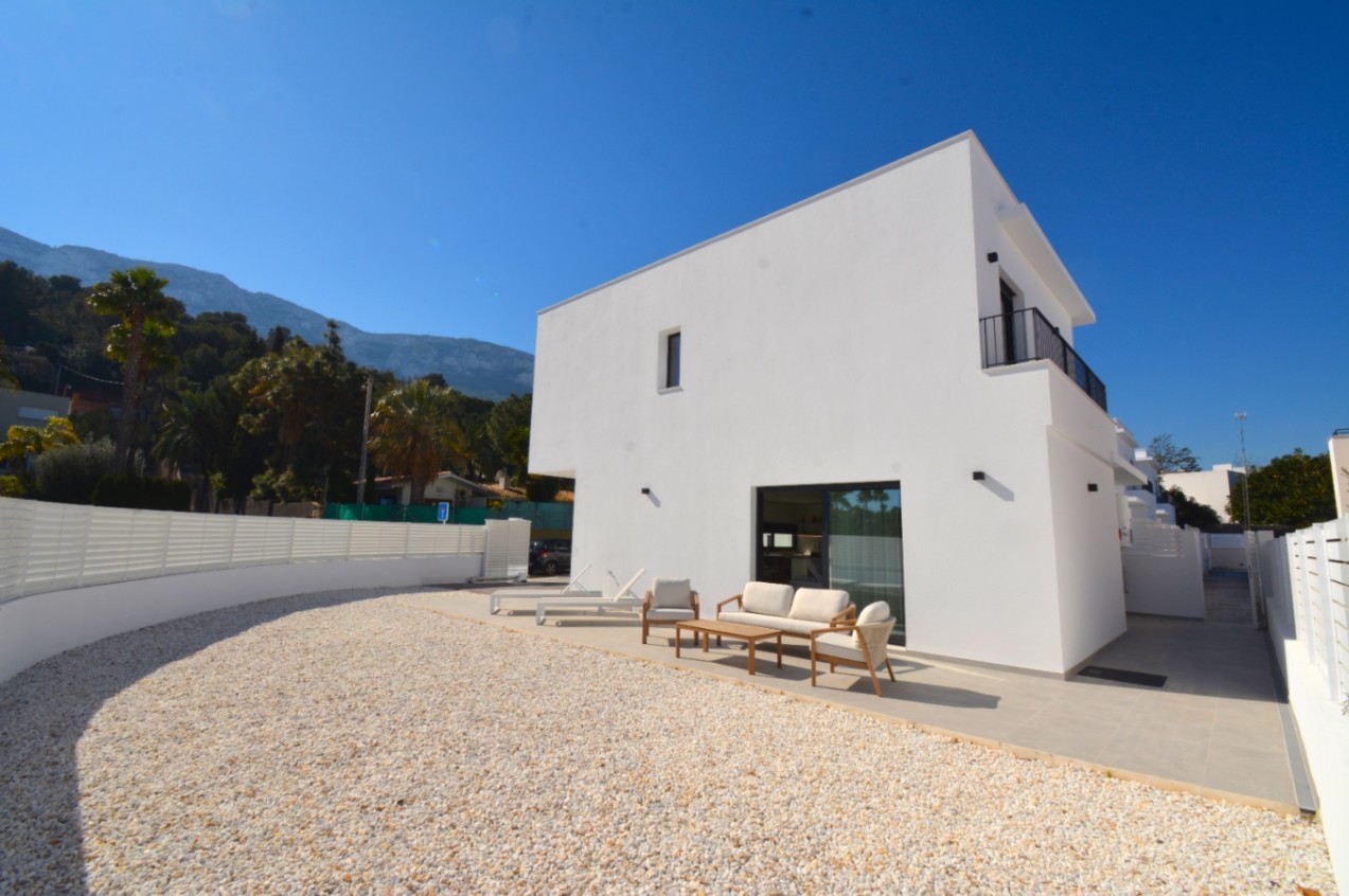 Miraflor Homes