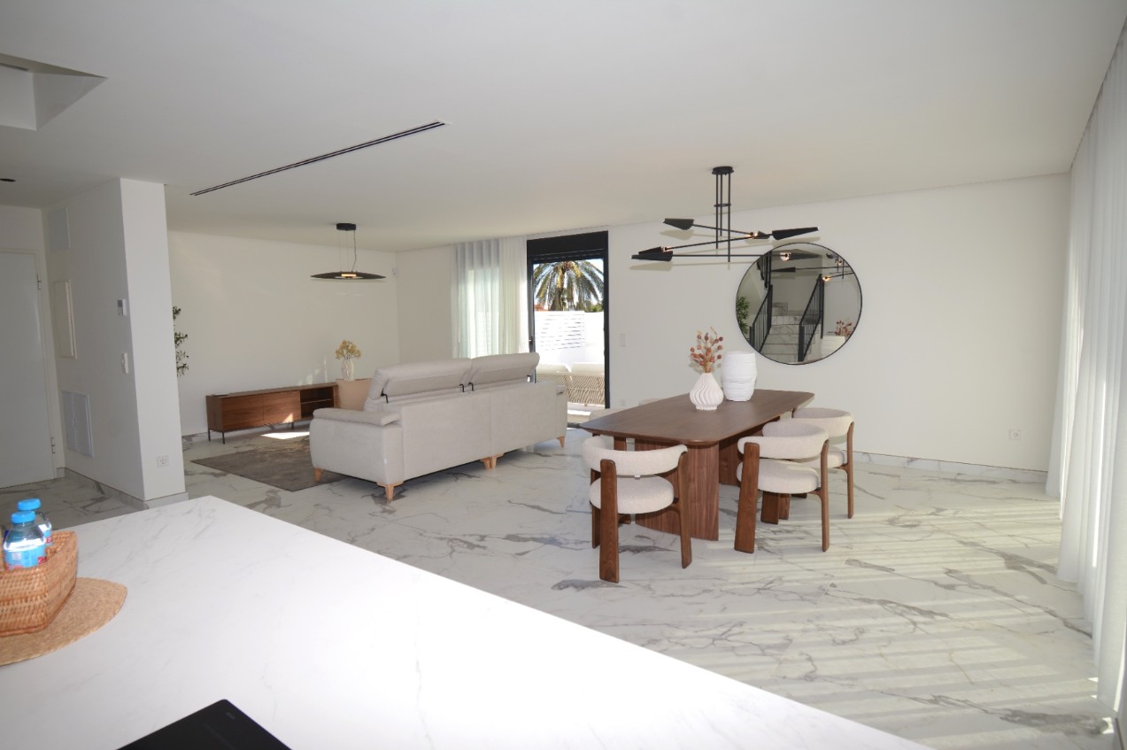 Miraflor Homes