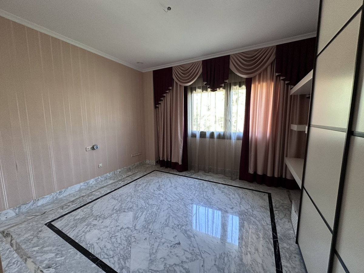 Apartment in The Golden Mile
