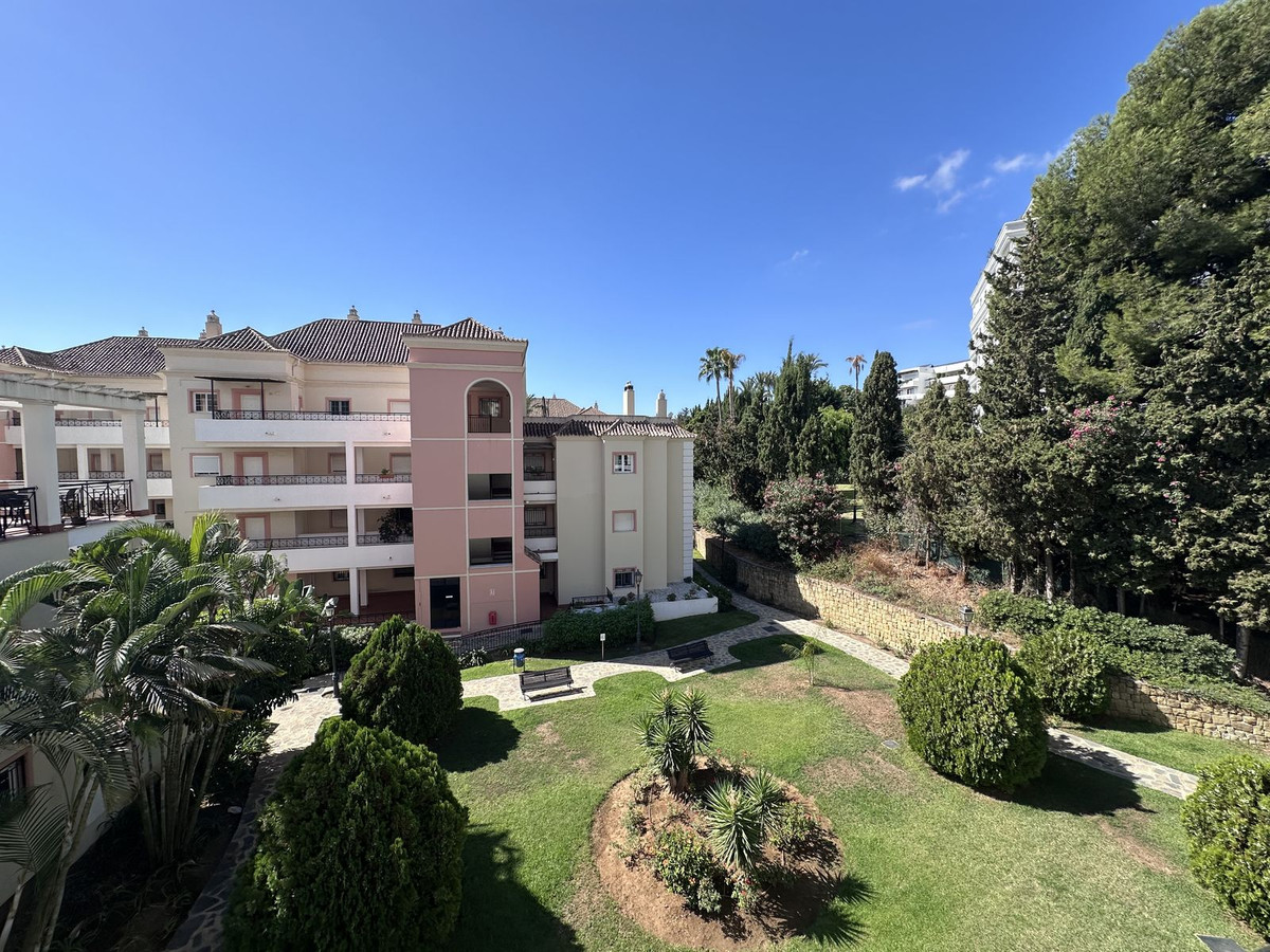 Apartment in Nueva Andalucía
