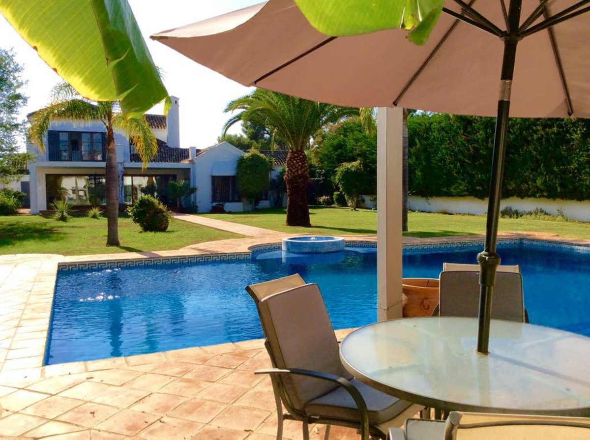 Villa in Guadalmina Baja