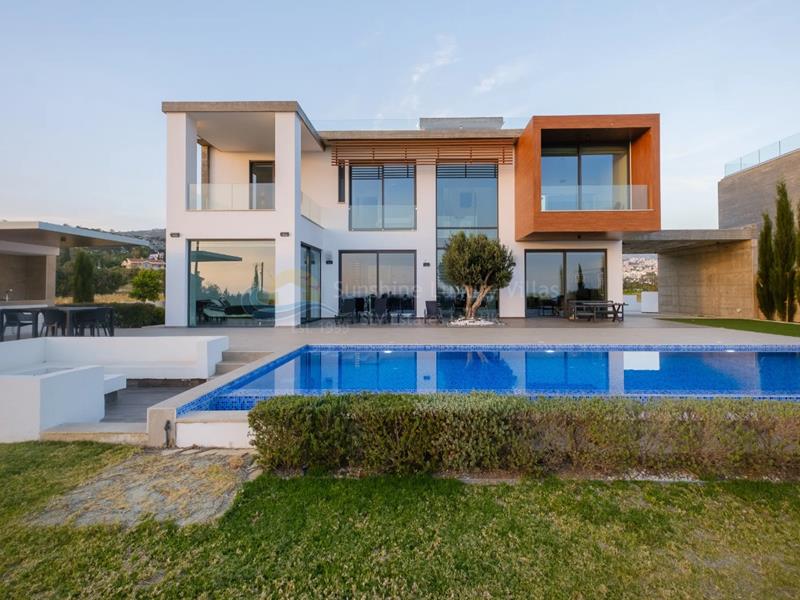 Villa in Peyia