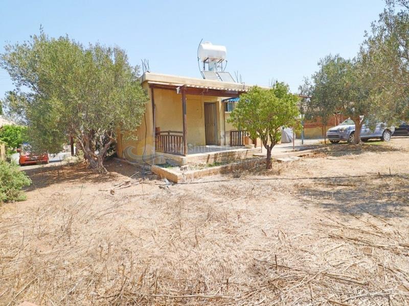 Bungalow in Chloraka