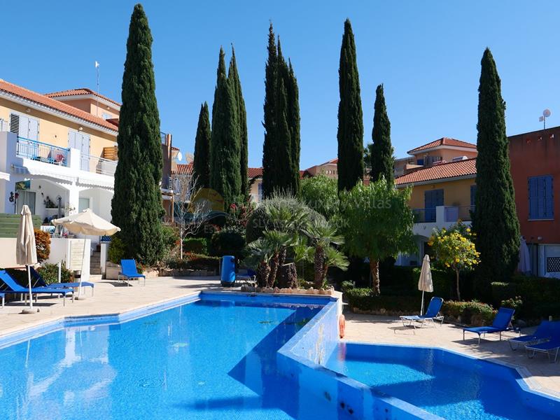 Town House in Anarita