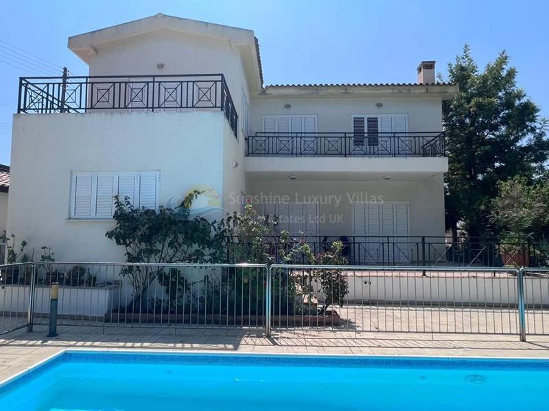 Villa in Parekklisia