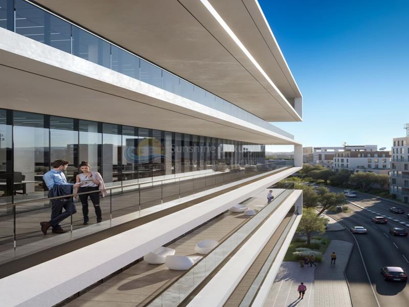 Commercial Property in Mesa Geitonia