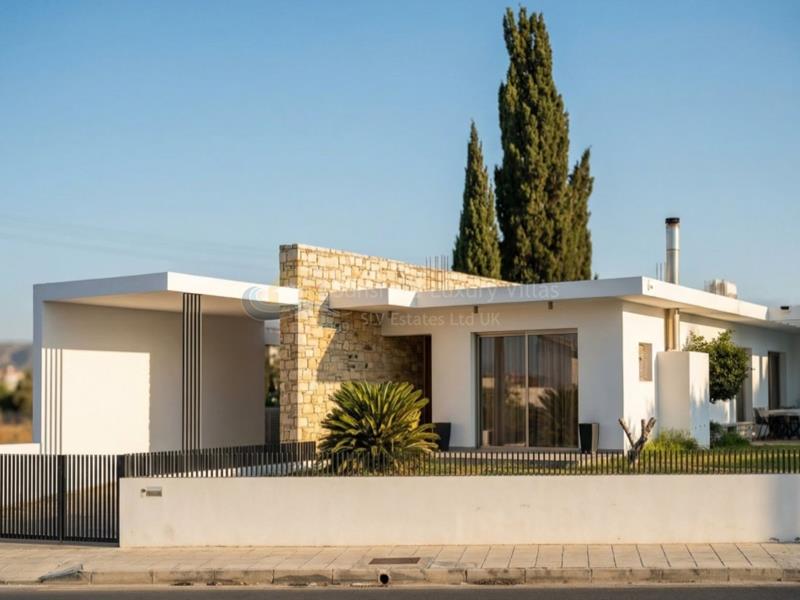 Bungalow in Dromolaxia