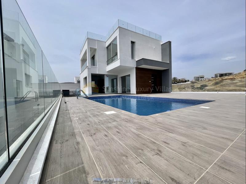 Villa in Parekklisia