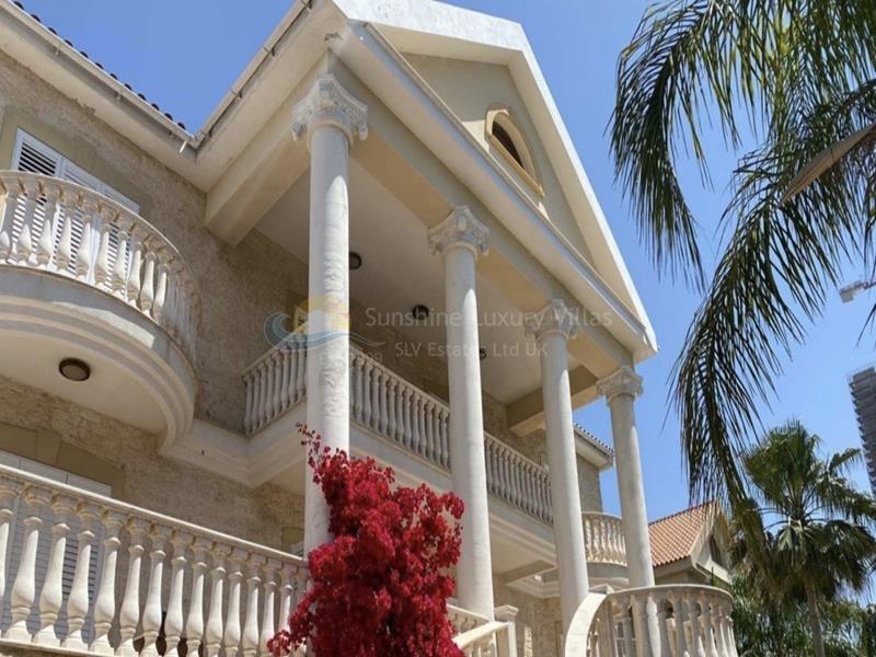 Villa in Parekklisia