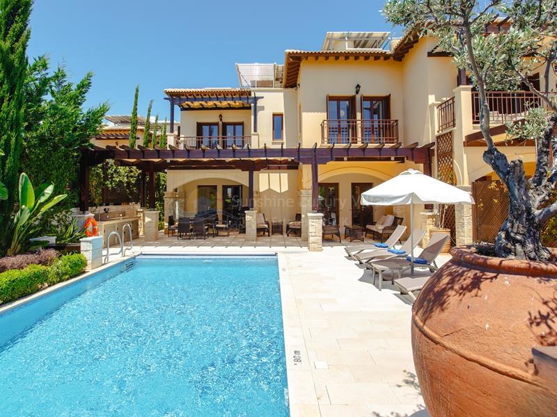 Villa in Aphrodite Hills