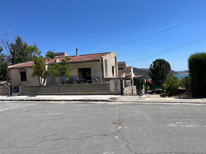 Villa in Alassa