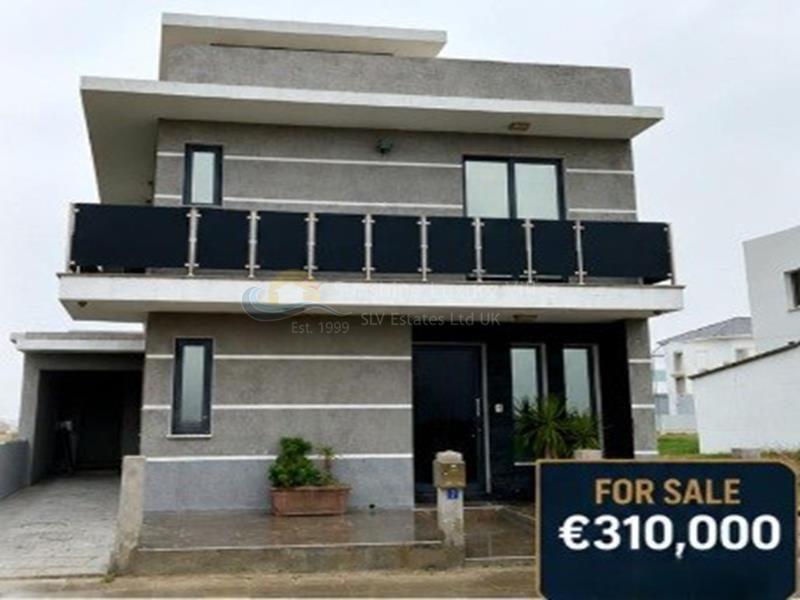 Villa in Pyla