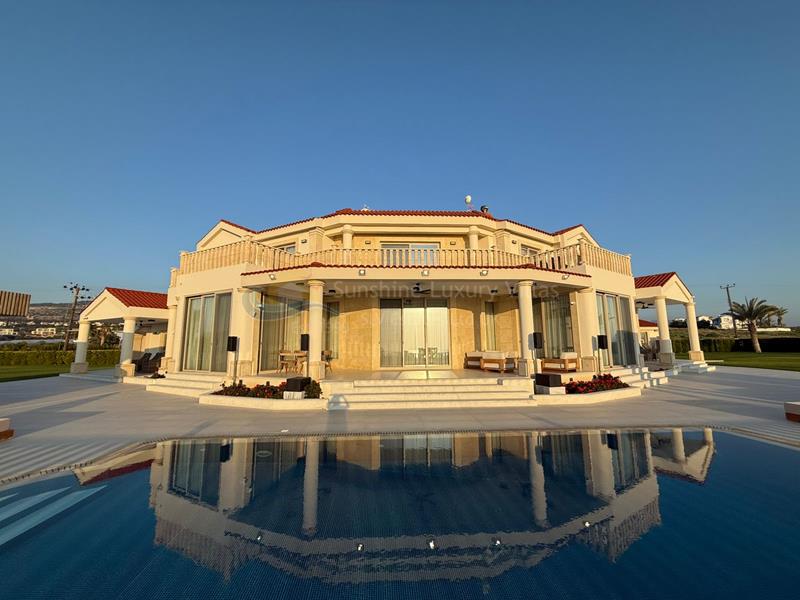 Villa in Peyia
