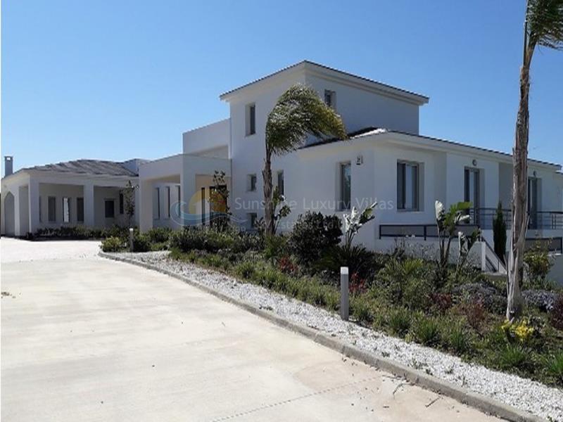 Villa in Anarita