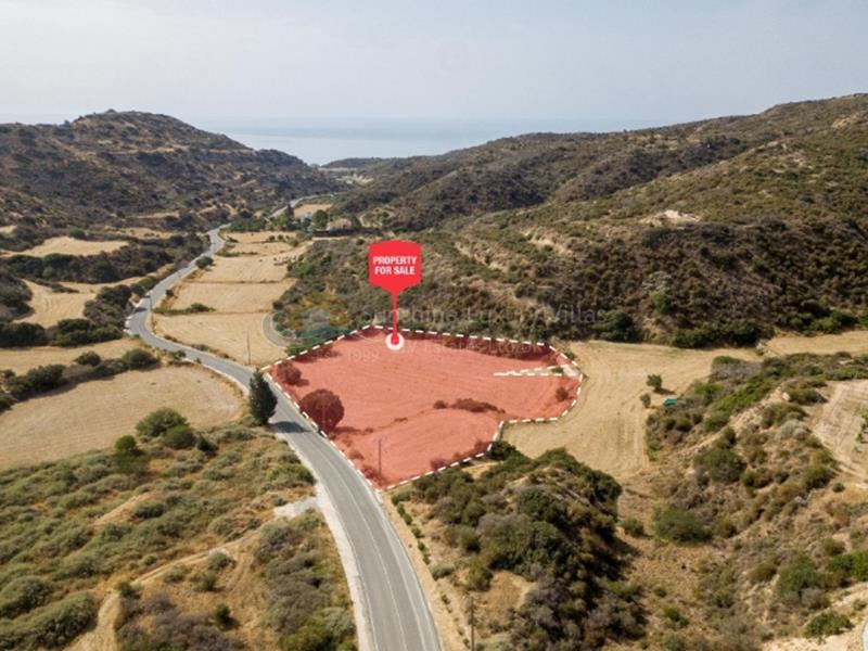 Land in Pissouri
