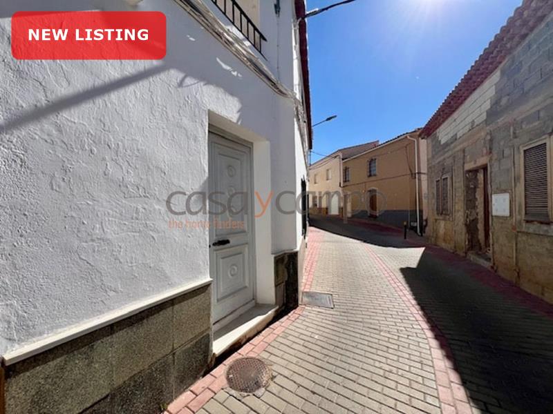 Town House in Uleila Del Campo