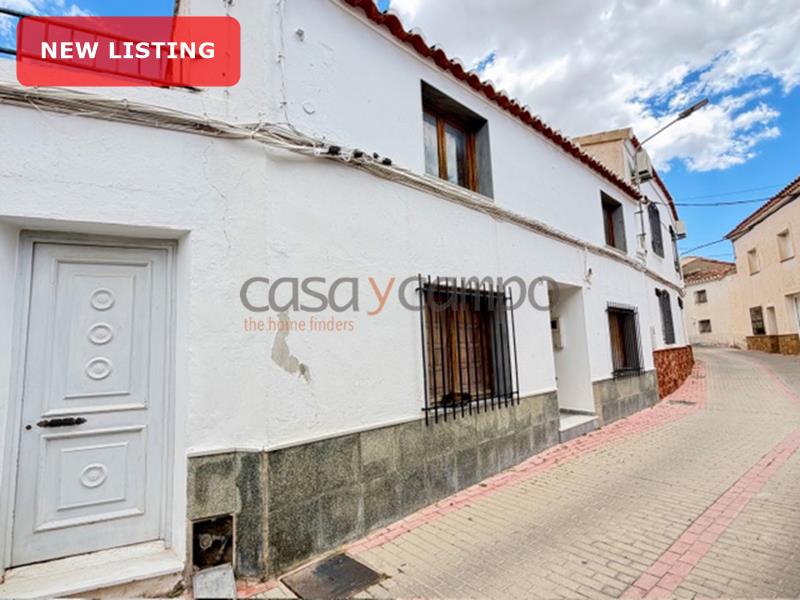 Town House in Uleila Del Campo