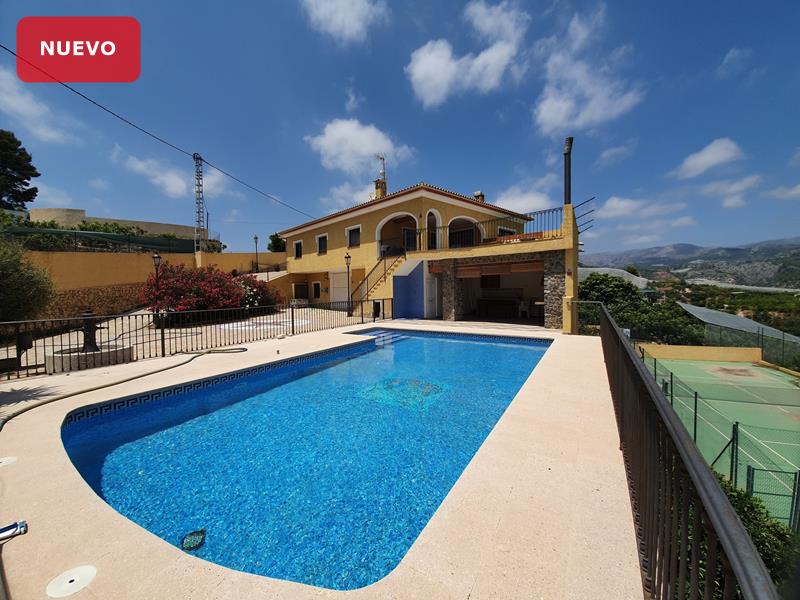 Villa se alquila Callosa