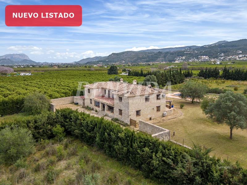 Finca se vende Benidoleig