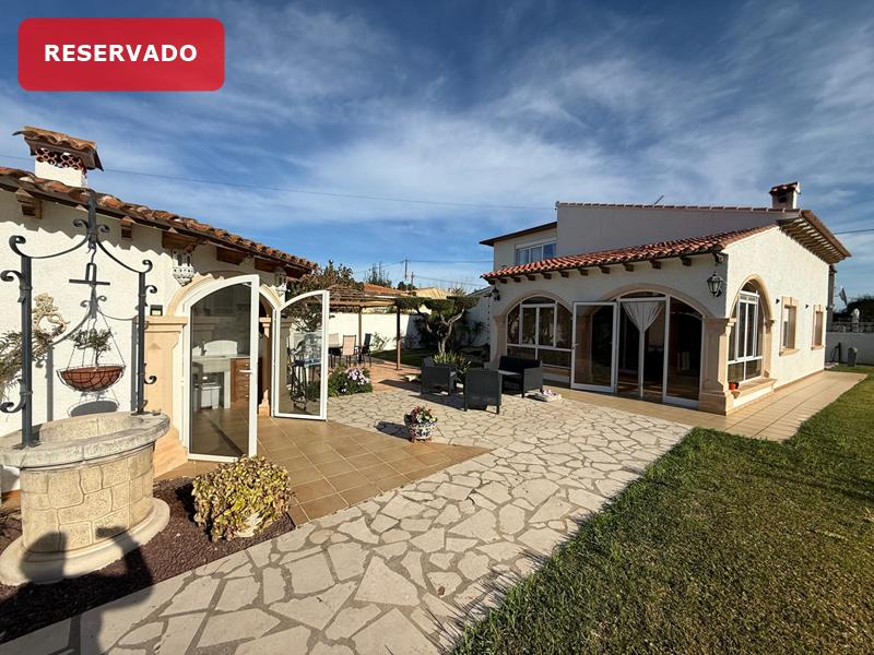 Chalet se vende Denia