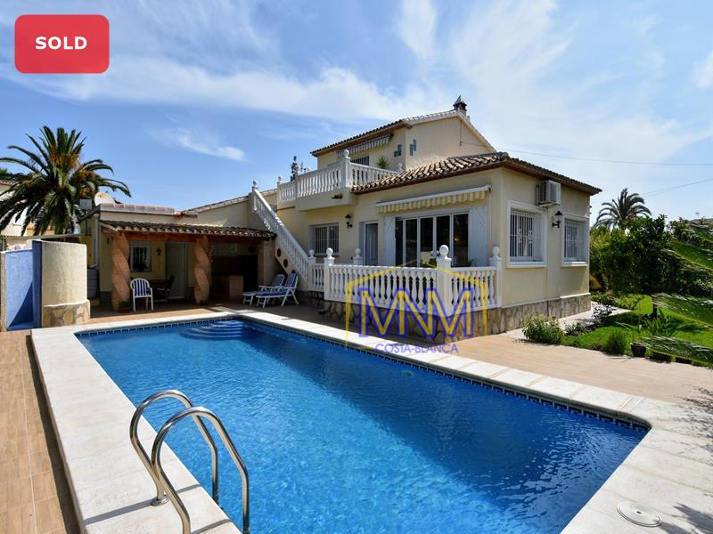 Villa in Denia