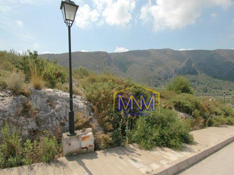 Plot in Denia