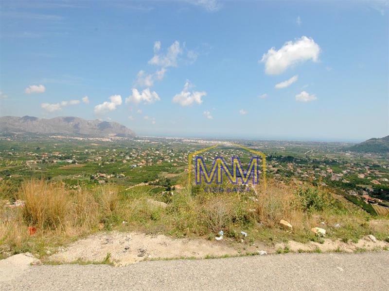 Plot in Denia