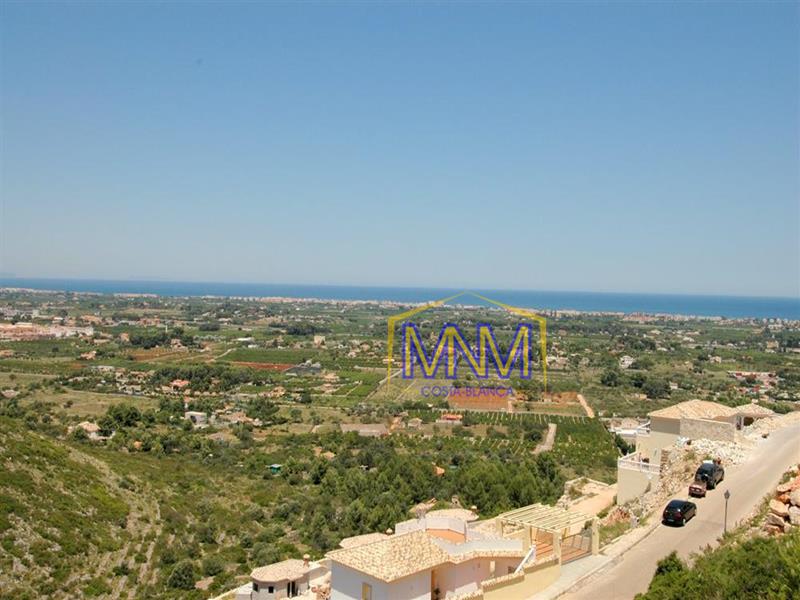 Plot in Denia
