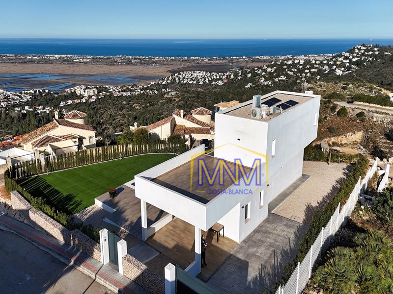 Villa in Denia